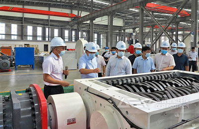 新乡市市长魏建平一行莅临洁普智能环保装备生产基地开展市场调研